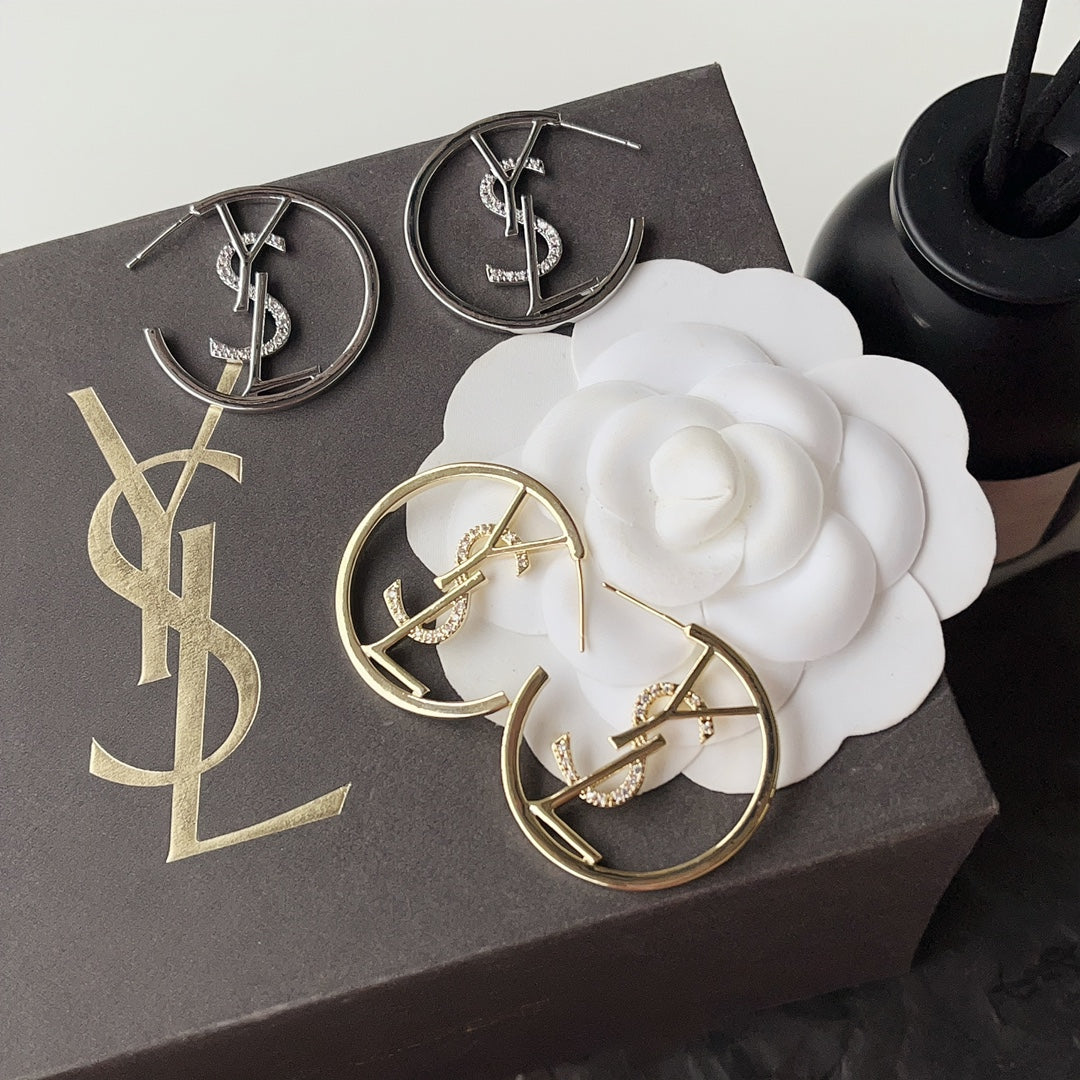 Fashion Retro Diamond Logo Hoop Earrings