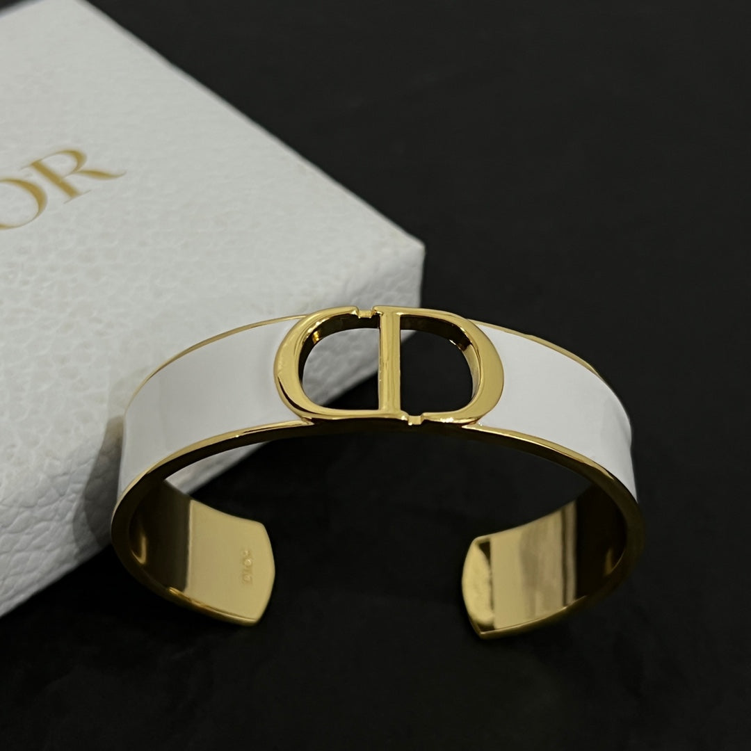 Luxury enamel bracelet