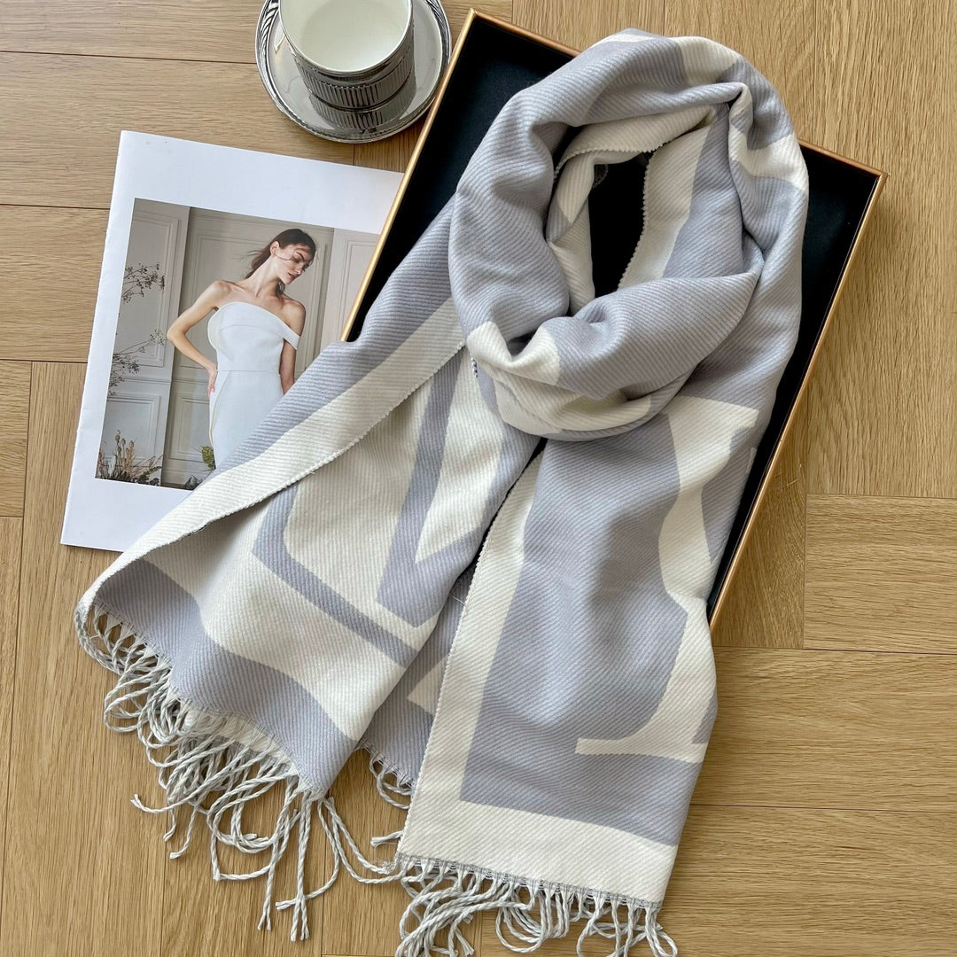 Classic Retro Big Embossed Cashmere Scarf