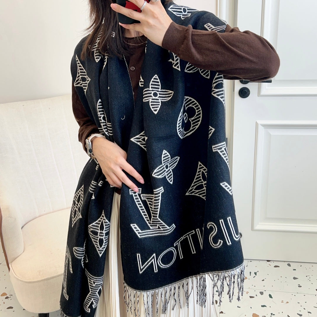 Fringed 100% cashmere shawl scarf