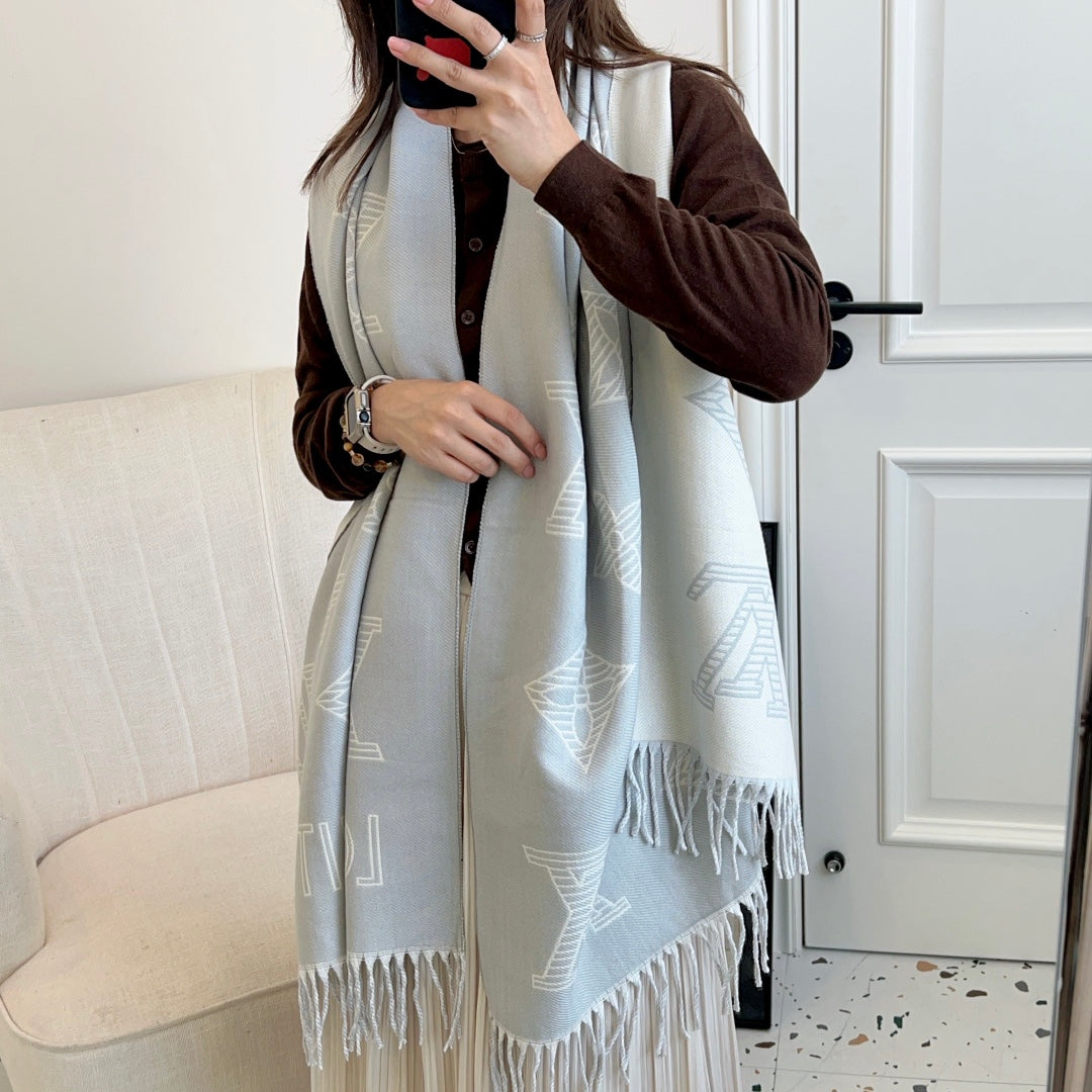 Fringed 100% cashmere shawl scarf