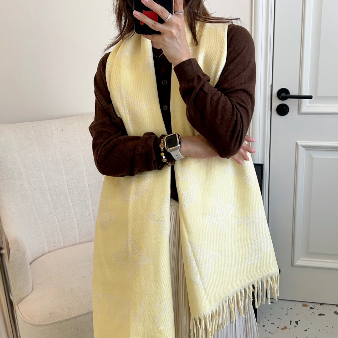 Fringed 100% cashmere shawl scarf