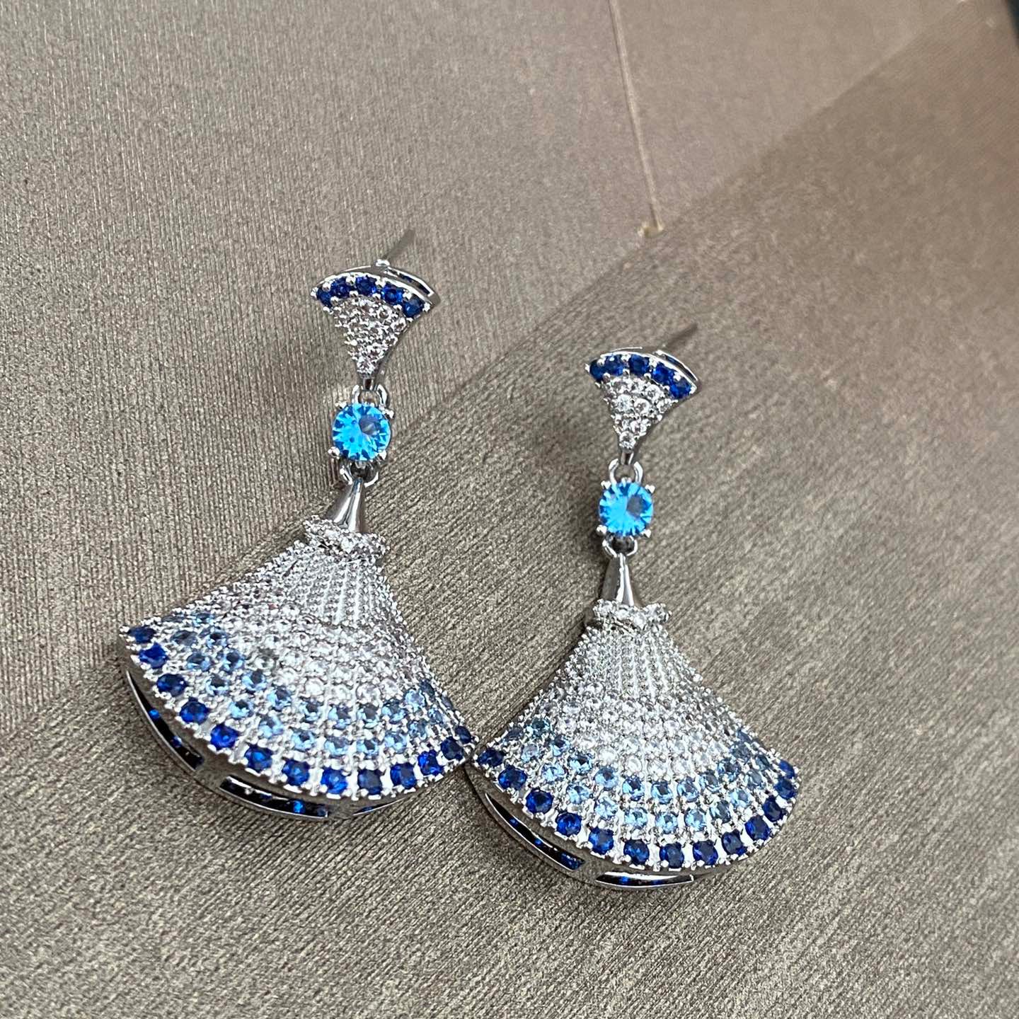 2 Colors Full Diamond Fan-Shaped Earrings