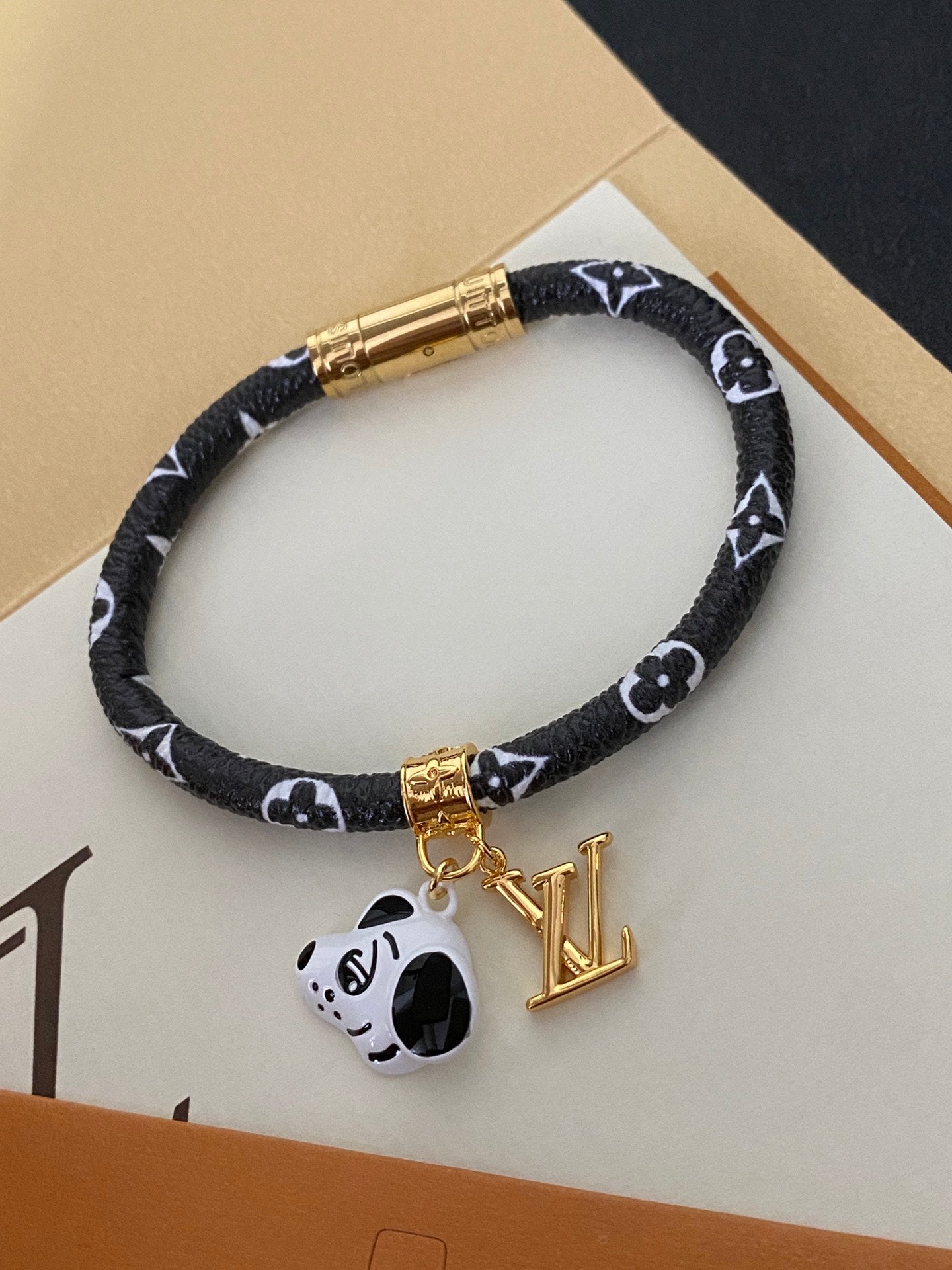 Black Fashion Charm Bracelet