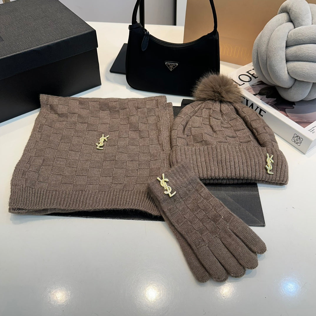 New autumn and winter trends-fashionable wool hat + scarf + gloves