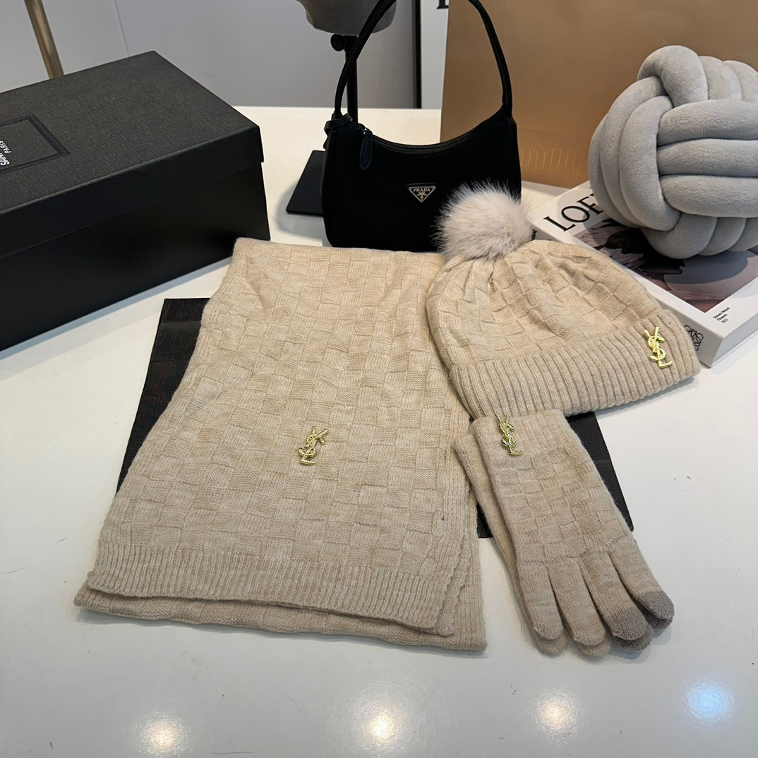 New autumn and winter trends-fashionable wool hat + scarf + gloves