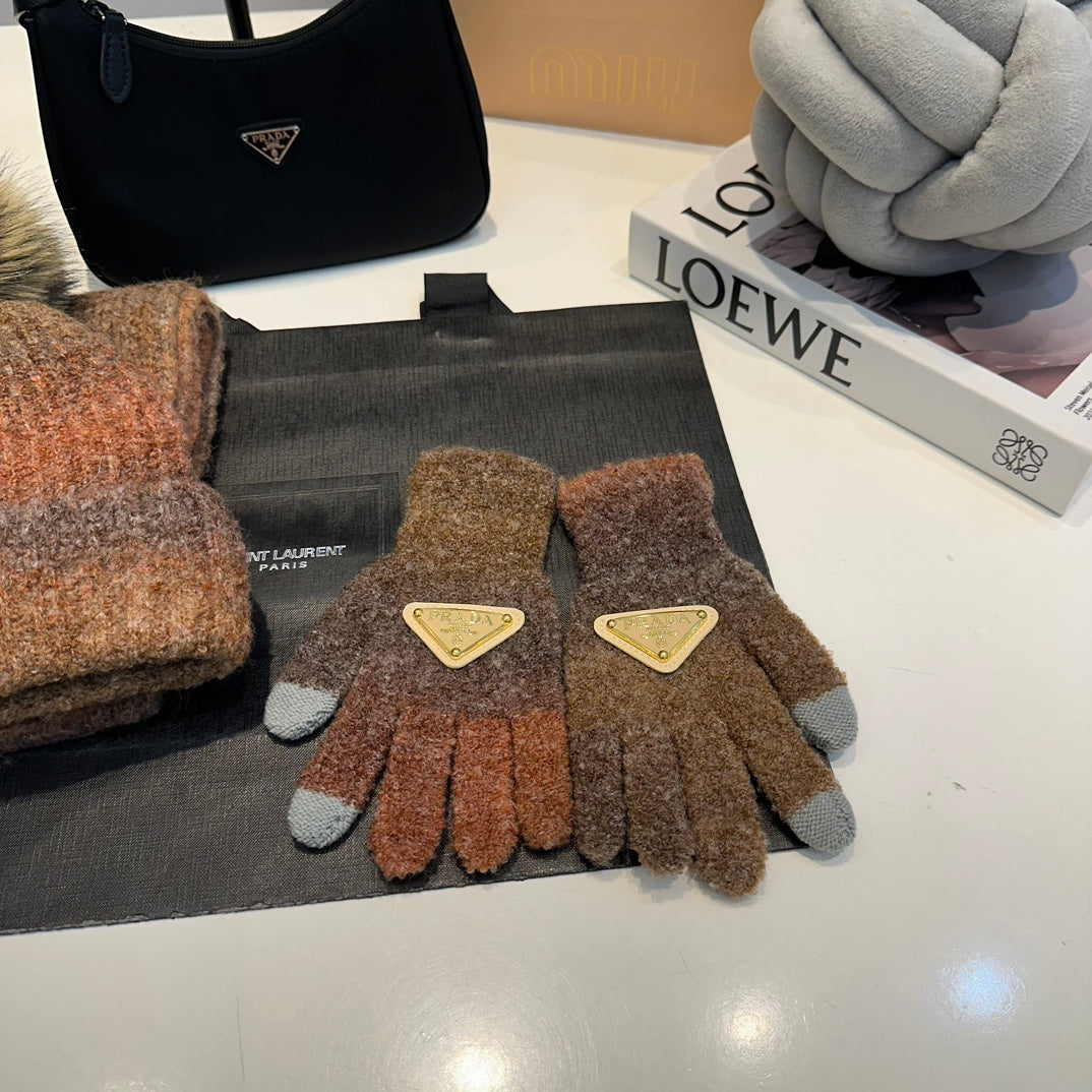 New autumn and winter trends-fashionable wool hat + scarf + gloves