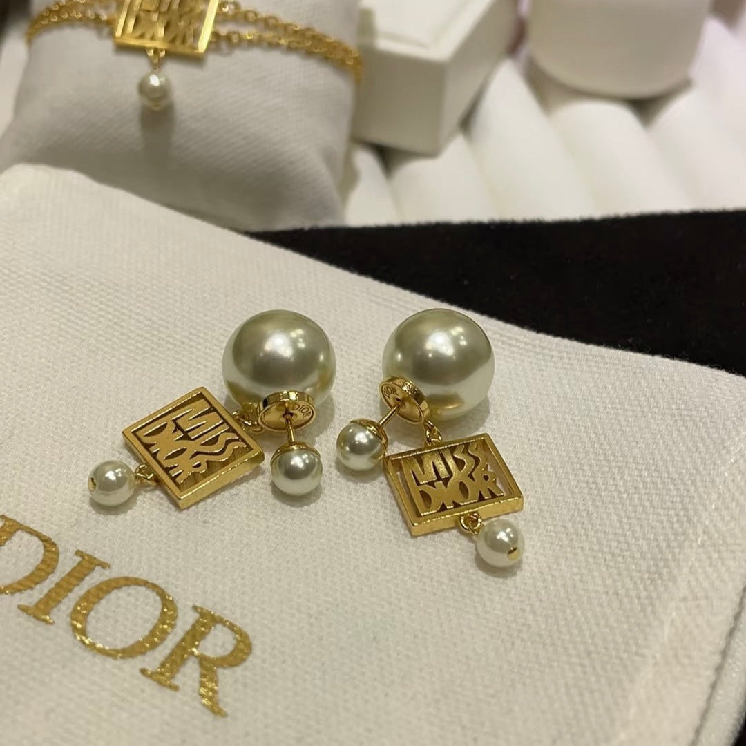 New Fashion Letter Tag Pearl Earrings