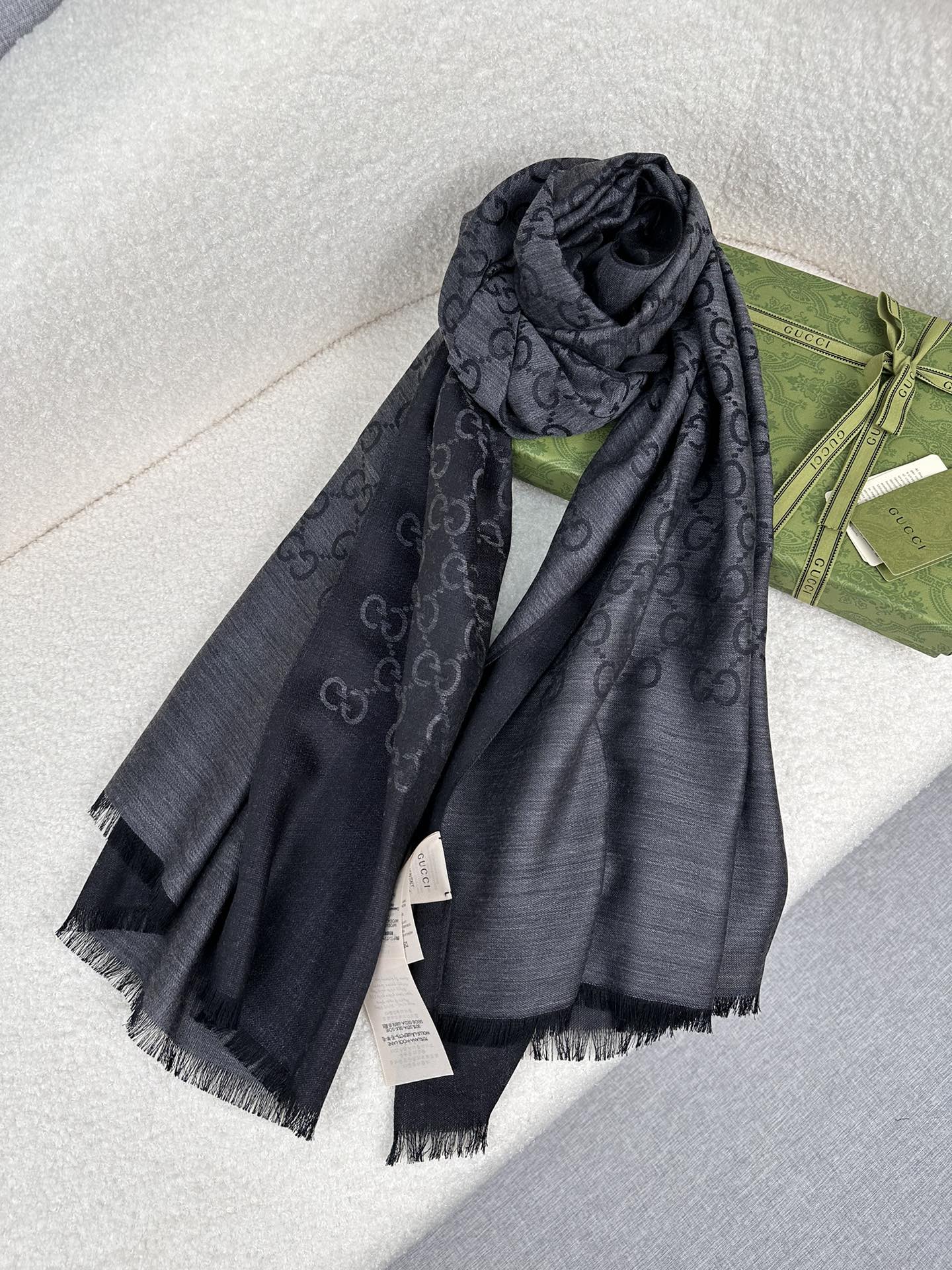 0925 Classic Soft and Comfortable Scarf