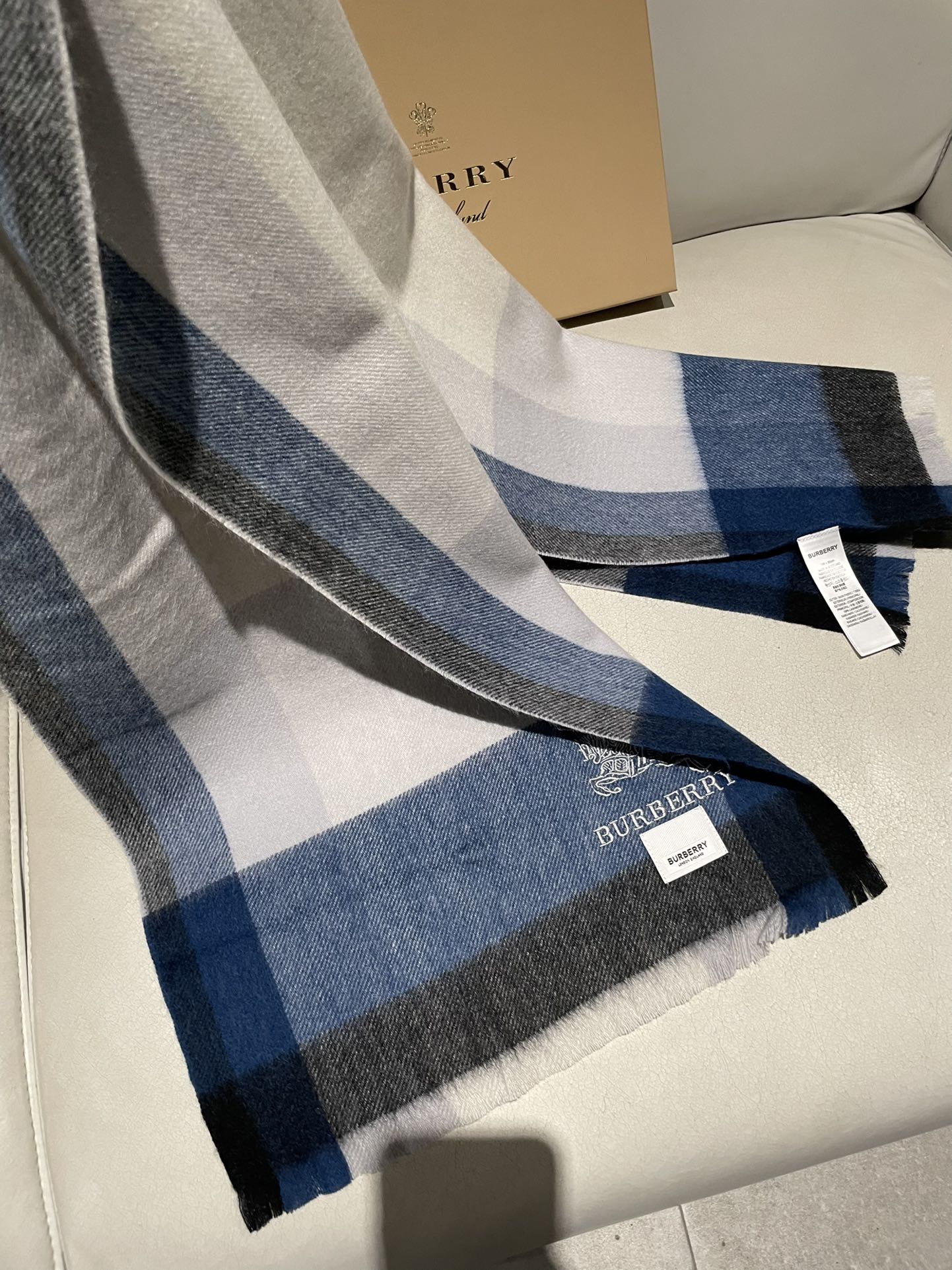 1002 Classic Soft and Comfortable Scarf