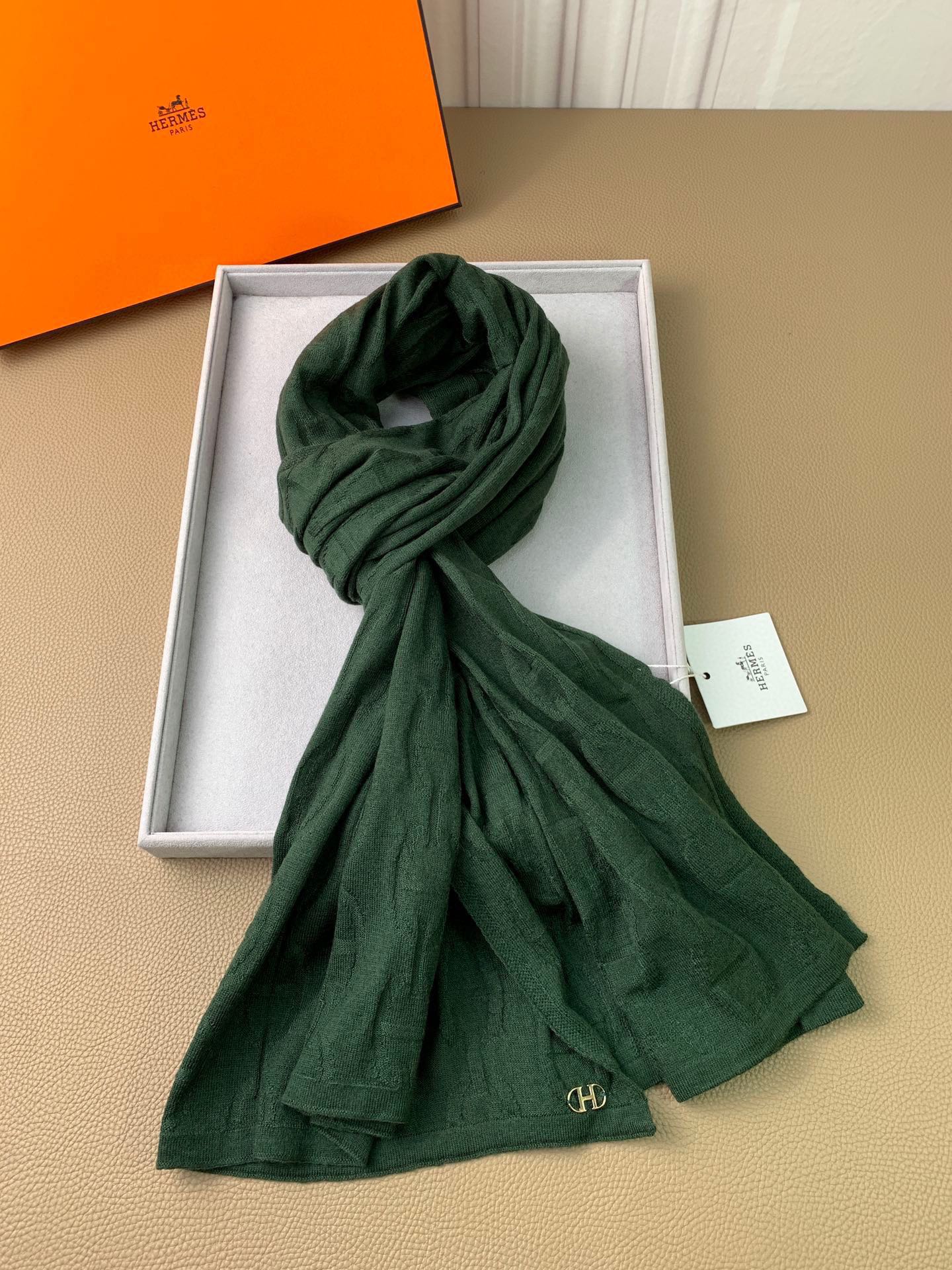 1002 Classic Soft and Comfortable Scarf