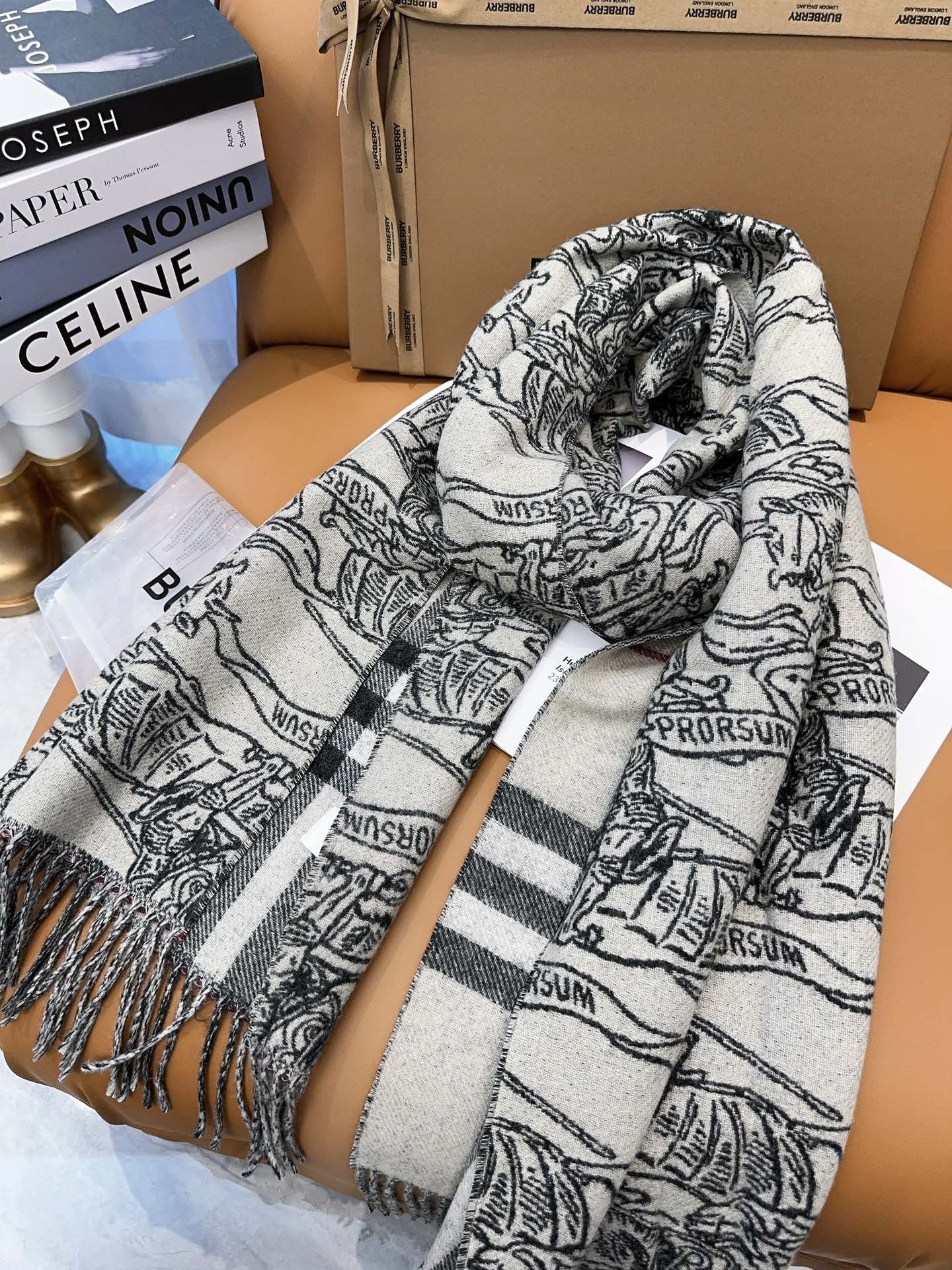 1105 New high quality skin friendly comfort scarf